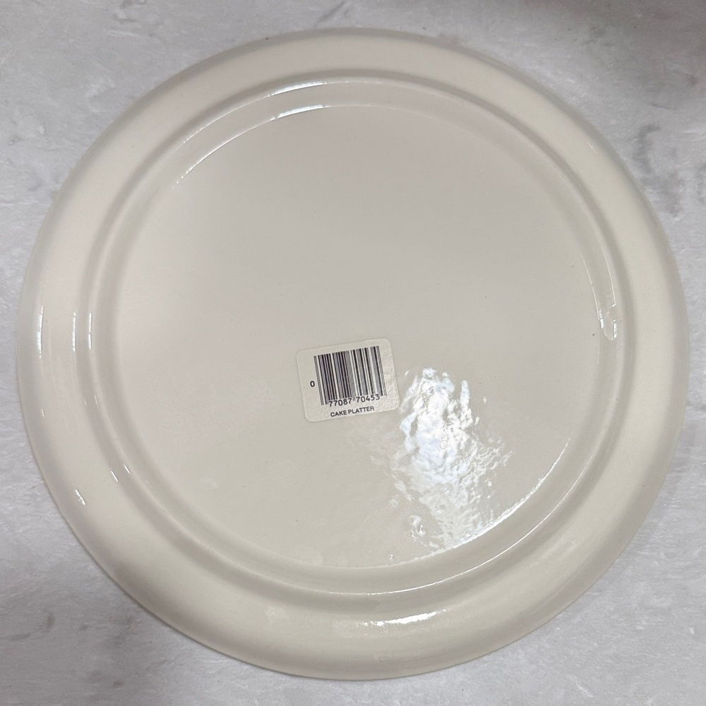 Elegant Cream Ceramic Pie Dish - Picture 2 of 2